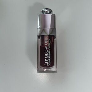 Dior lip oil in shade Mahogany 020